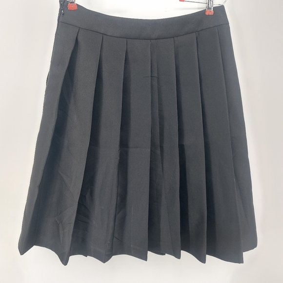 Ann Taylor Black Pleaded Mini Skirt Size 8 - Picture 6 of 7